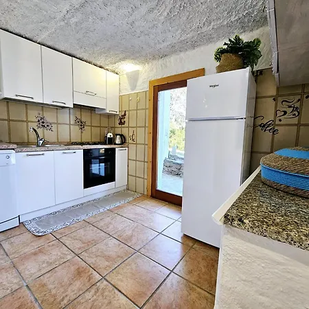Sos Aranzos Privata Con Jacuzzi Villa *